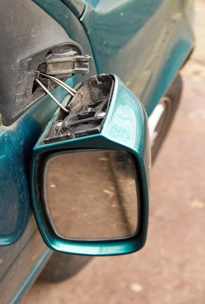 Ayna kırık bir araba — Stok fotoğraf