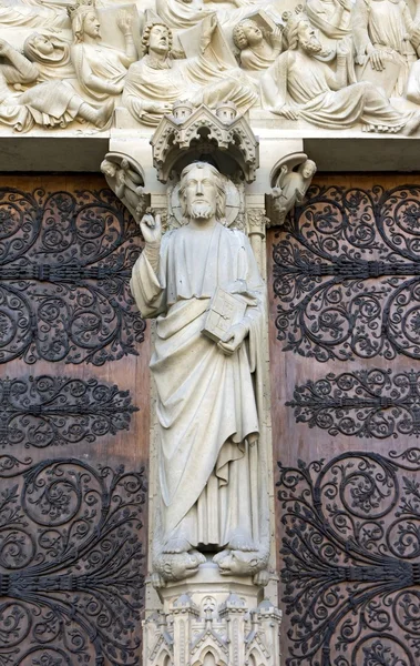Jesus, estátuas de Nossa Senhora de Paris, Notre-Dame de Paris — Fotografia de Stock
