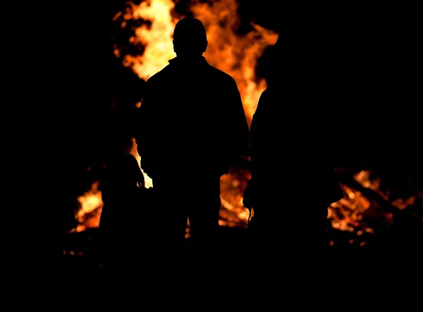 In front of bonfire — Stock Photo, Image