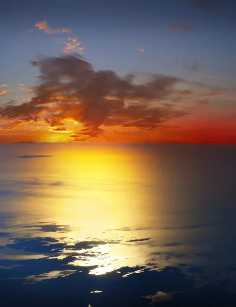 Puesta de sol sobre el océano —  Fotos de Stock
