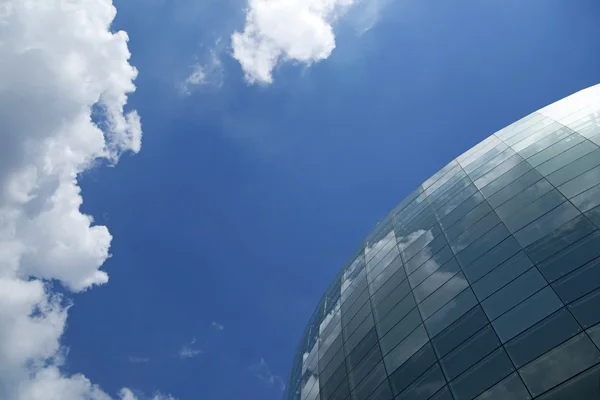 Fachada de vidrio esférico — Foto de Stock