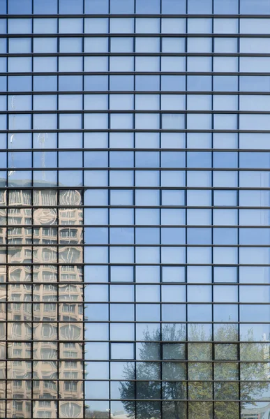 Reflected office building — Stock Photo, Image
