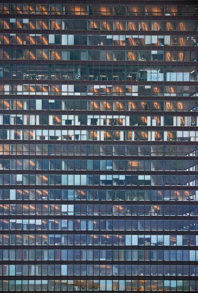 Moderno edificio de oficinas fuera de Estocolmo . — Foto de Stock