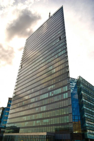 Modernes Bürogebäude außerhalb Stockholms. — Stockfoto