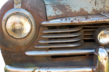 Rusty vintage car clipart