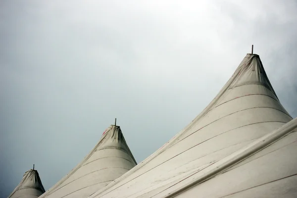 Beyaz satıcı çadır — Stok fotoğraf