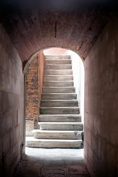 Escalier ancien — Photo