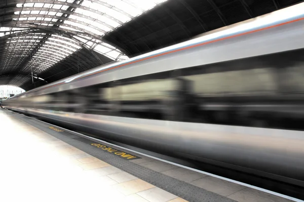 Tren en la estación de Paddington — Foto de Stock