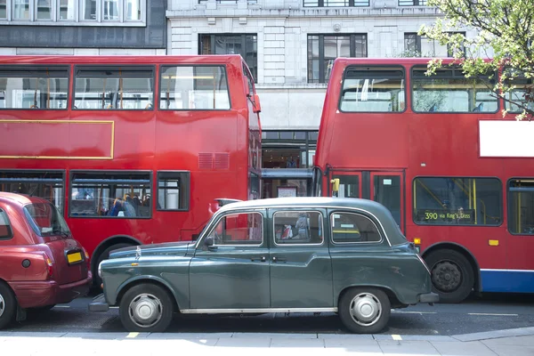 Taxi Londra e autobus a due piani — Foto Stock