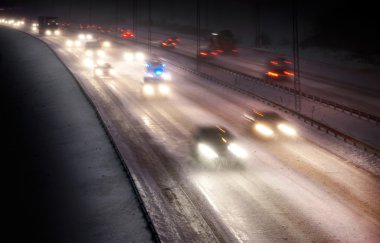 Kar fırtınasında trafik