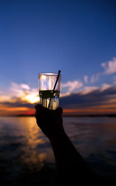 Beber ao pôr do sol — Fotografia de Stock