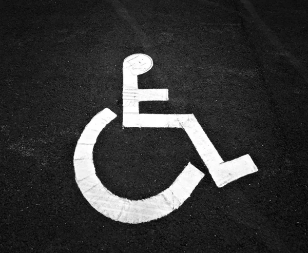Panneau de stationnement pour handicapés — Photo