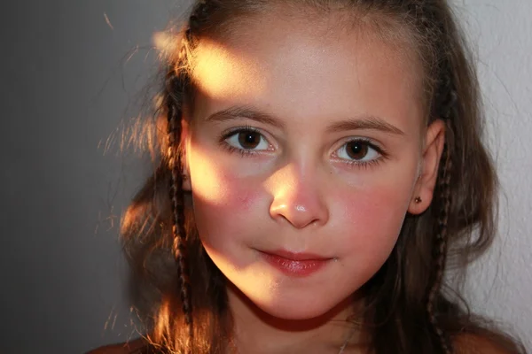 एक लहान मुलगी बंद पोर्ट्रेट — स्टॉक फोटो, इमेज