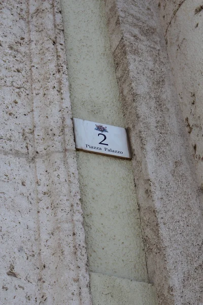 Husnummer i kvartalet Castello (historisk distrikt). Cagliari – stockfoto