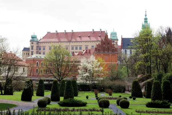 Historische Königsburg auf dem Wawel in Krakau — Stockfoto