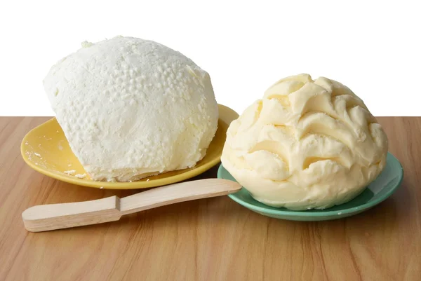 Queijo branco caseiro e manteiga e queijo cottage — Fotografia de Stock