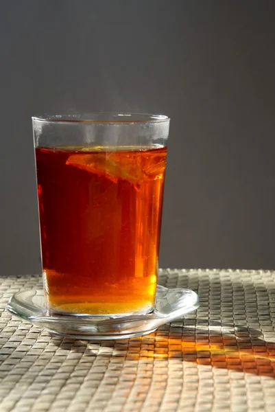 Glas varmt te — Stockfoto