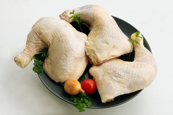 Gambe di pollo crude fresche prima della cottura — Foto Stock