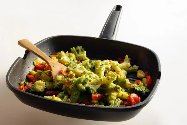 Grillade grönsaker med fett på pan — Stockfoto