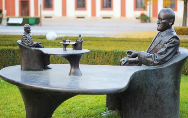 Standbeeld van sigmund freud in Praag — Stockfoto