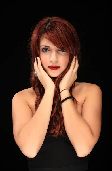 Krásné červené vlasy mladá dívka — Stock fotografie