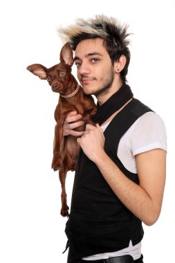 genç adamla pinscher