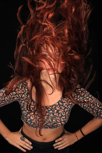 Hermosa chica de pelo rojo — Foto de Stock