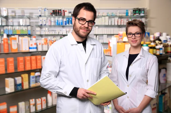 Paar apothekers — Stockfoto