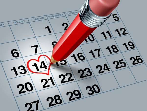 Календарь Валентина с красным карандашом — стоковое фото