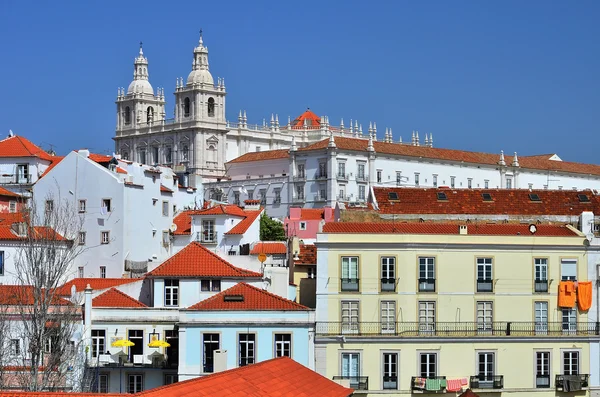 Alfama and Sao Vicente de Fora monastery, old Lisbon — Stock Photo, Image