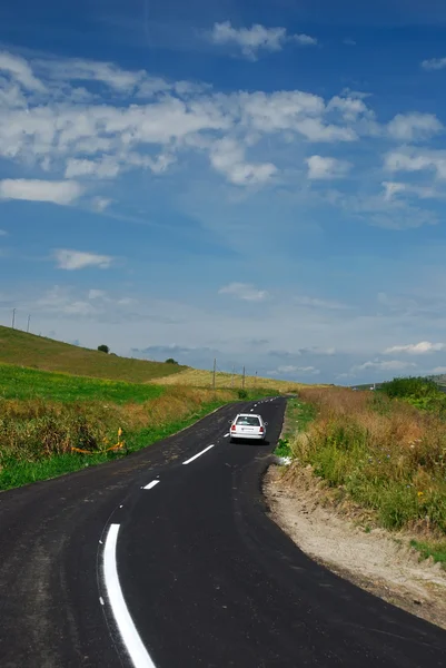 现代道路在农村风景 — 图库照片