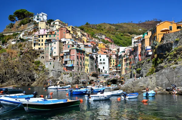 Riomaggiore med färgade hus, cinque terre与彩色的房子，五渔村里奥马焦雷 — Stockfoto