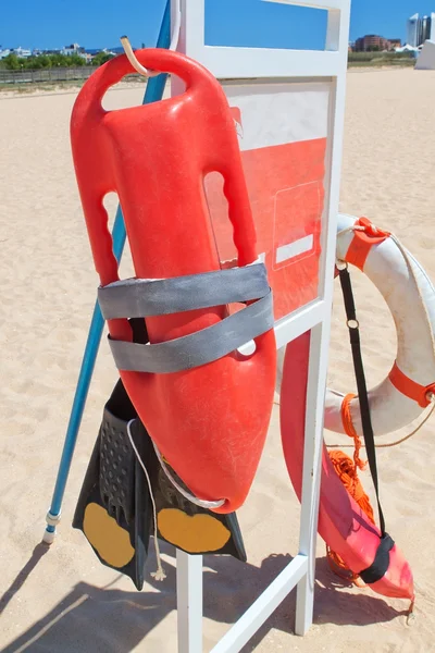 Équipements marins sauveteur à la plage. Portugal. — Photo