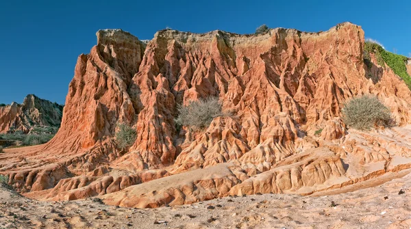 砂漠山の岩の救済 — ストック写真