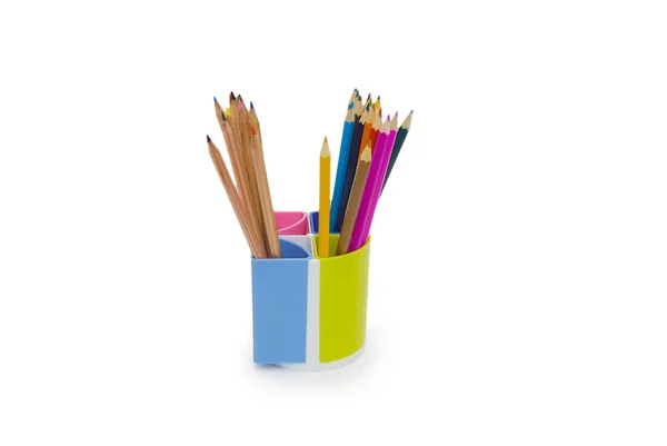 Bleistifte und Etui isoliert auf weißem Hintergrund — Stockfoto