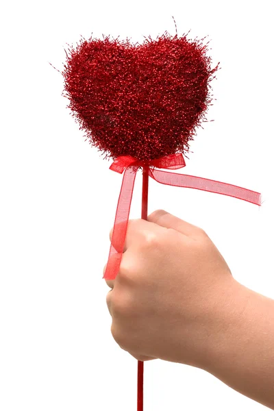 Çocuğun el ile kırmızı bir kalp. Çocuğun sevgi anlayışı — Stok fotoğraf