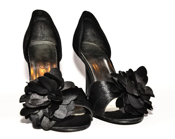 Hermosos zapatos de mujer negro con tacones altos — Foto de Stock