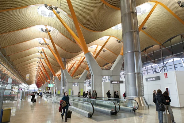Aeropuerto de Madrid Barajas T4 — Foto de Stock