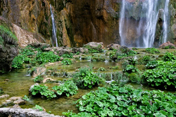 Small waterfall — Stock Photo, Image
