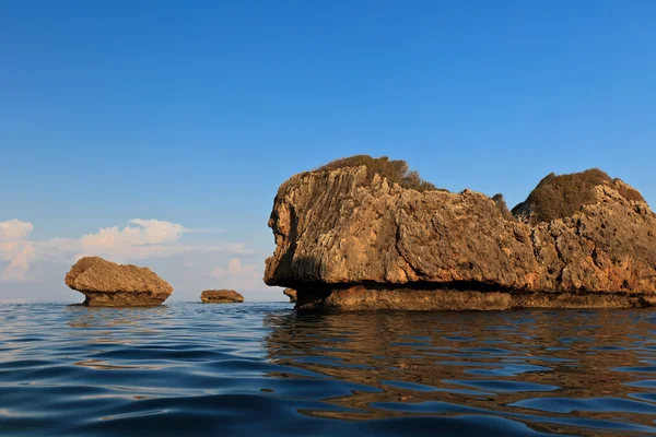 바다에 돌 — 스톡 사진