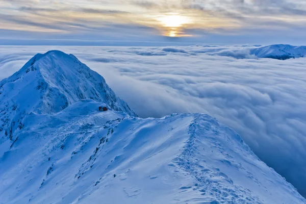 Cima de montaña en invierno — Foto de Stock