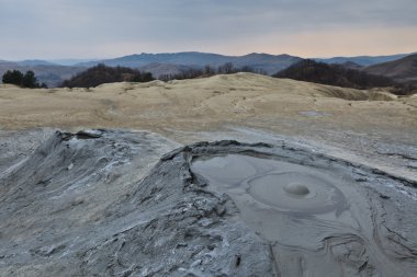 çamur volkanlar olarak buzau, Romanya