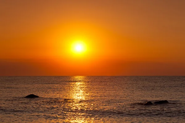 Soluppgång till havs — Stockfoto