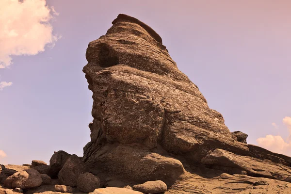 Bucegi Dağları'nda kaya — Stok fotoğraf
