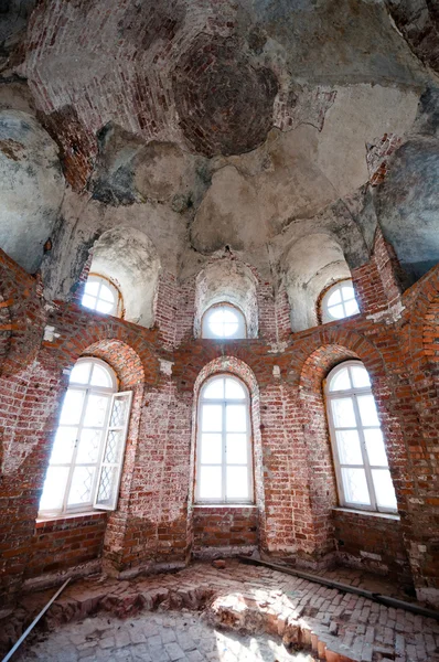 古い放棄された教会の内部 — ストック写真