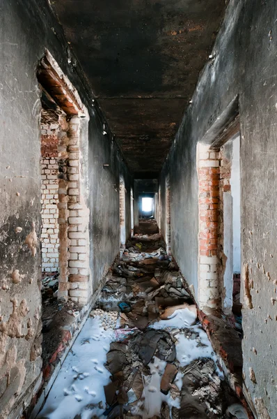 廃屋の廊下 — ストック写真