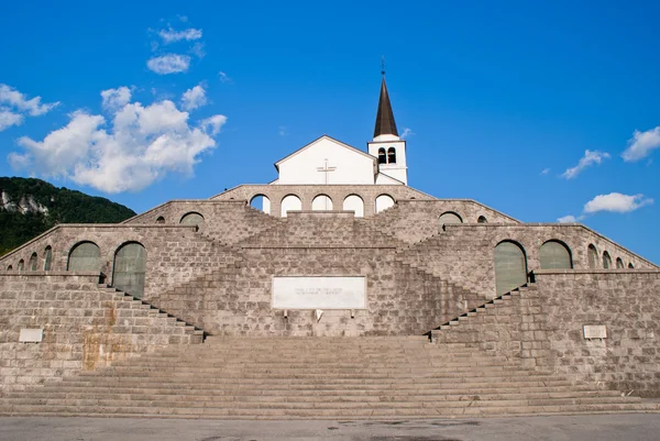 O memorial da Primeira Guerra Mundial de Kobarid, Eslovénia — Fotografia de Stock