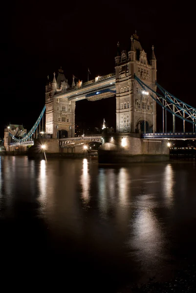 Londres, Tower Bridge à noite — Fotografia de Stock