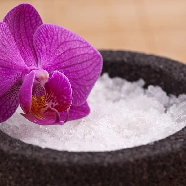 Zen massage asien harmonie salz meer orchidee — Stock Photo, Image