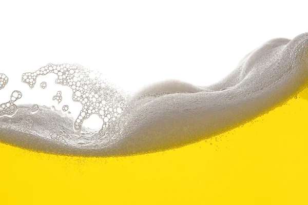Bier schaum alkohol gaststjalá tte oro gelb welle wasser tropfen — Foto de Stock